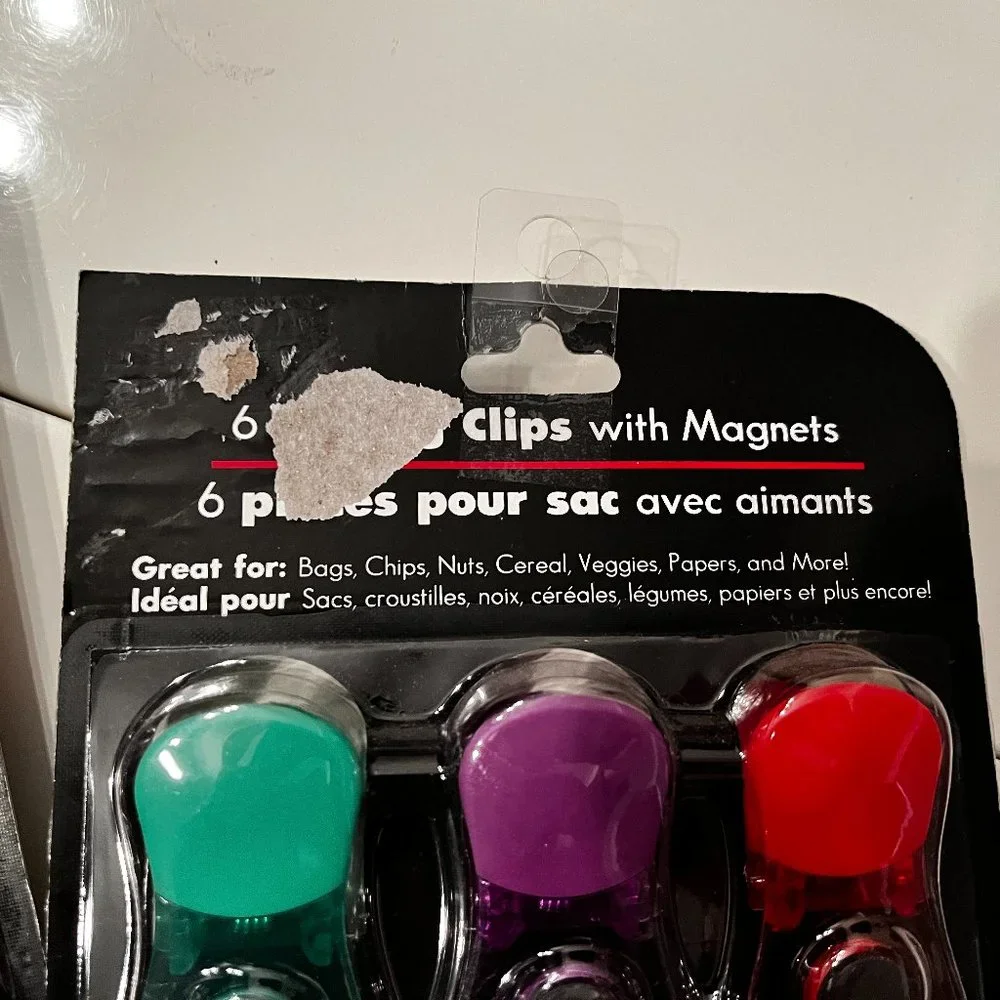 Magnetic‎ Chip Clips Multi-colored  - 2 packs of 6 clips for a total of 12 - NEW